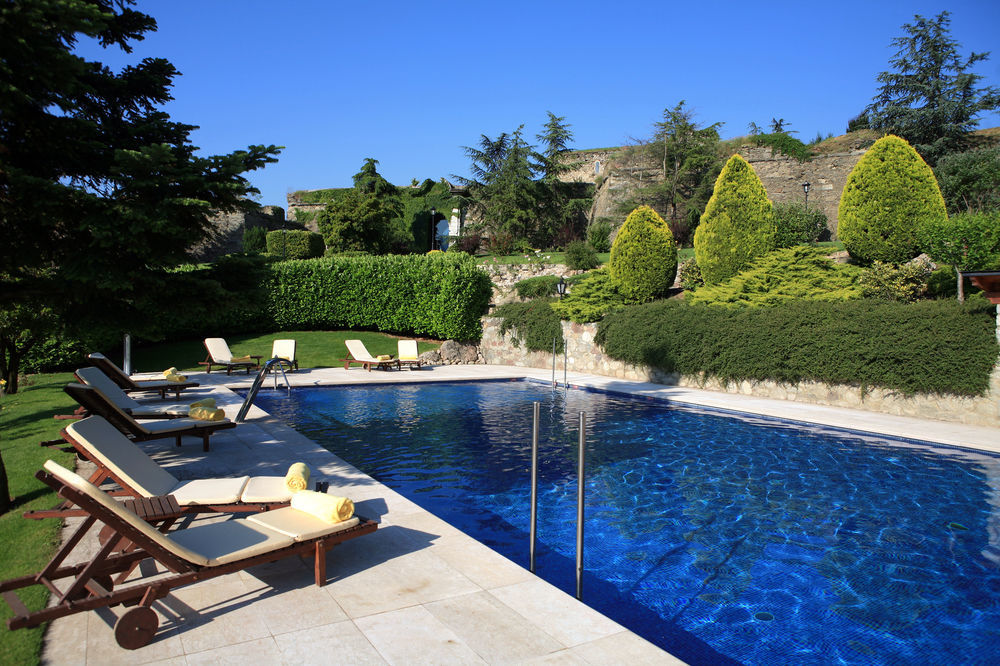 El Castell De Ciutat - Relais & Chateaux La Seu d'Urgell Exterior foto